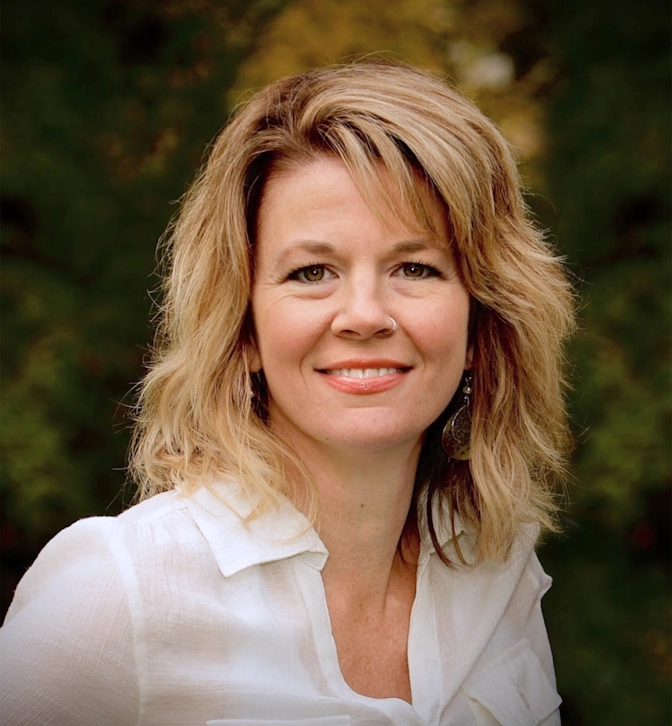 Lindsay Moser, LMFT, LAC